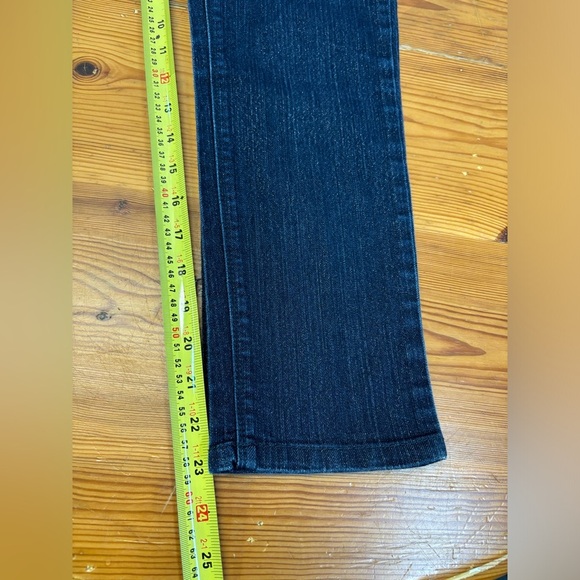 EUC Beautiful BURBERRY London shimmering cropped jeans, SZ 28 - Picture 9 of 10